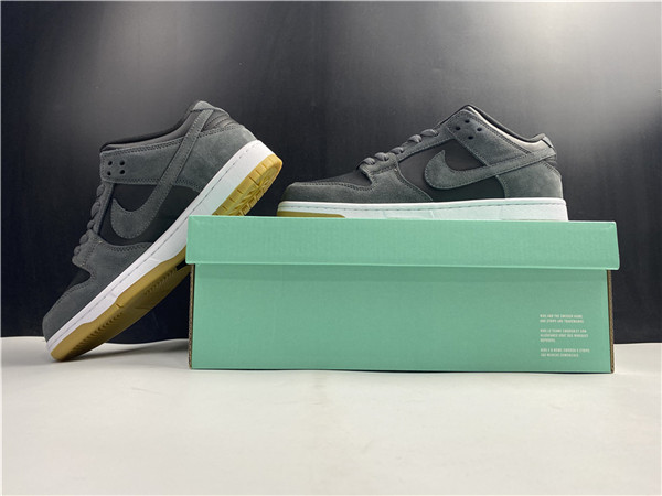 NIKE SB DUNK LOW DARK GREY BLACK GUM - Click Image to Close