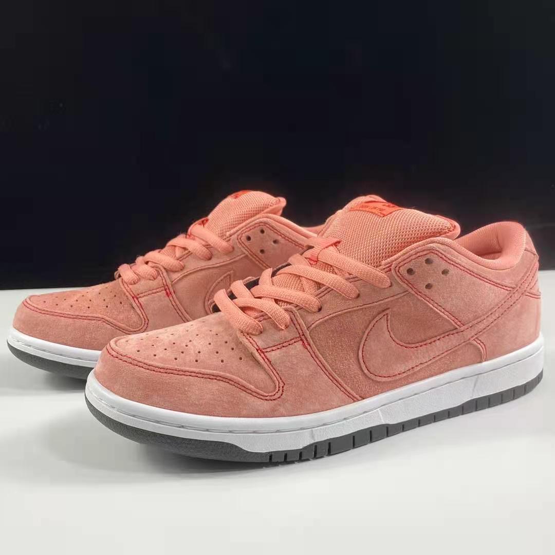 Nike Dunk Low pink