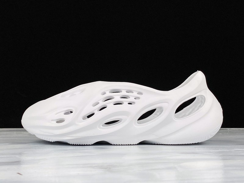 adidas Yeezy Foam Runner Slide white
