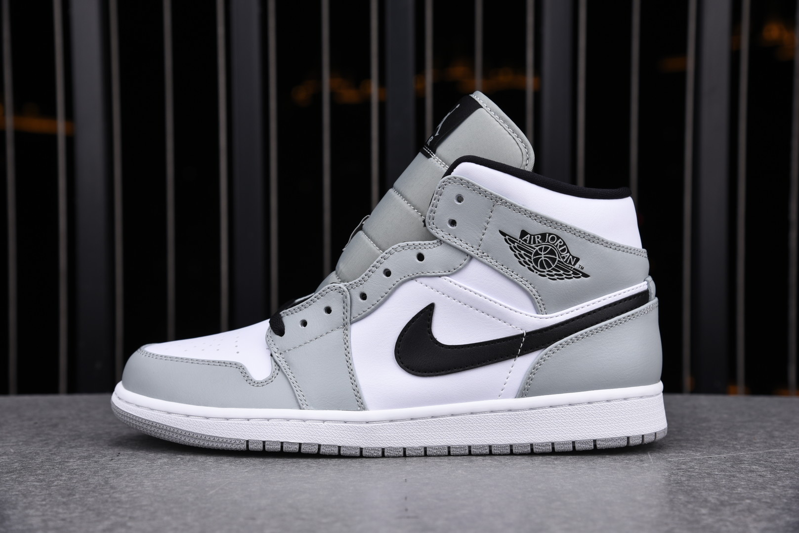 Jordan 1 Mid Light Smoke Grey - Click Image to Close