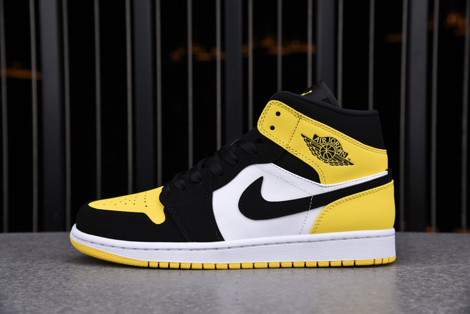 Air Jordan 1 Mid Yellow Toe Black - Click Image to Close