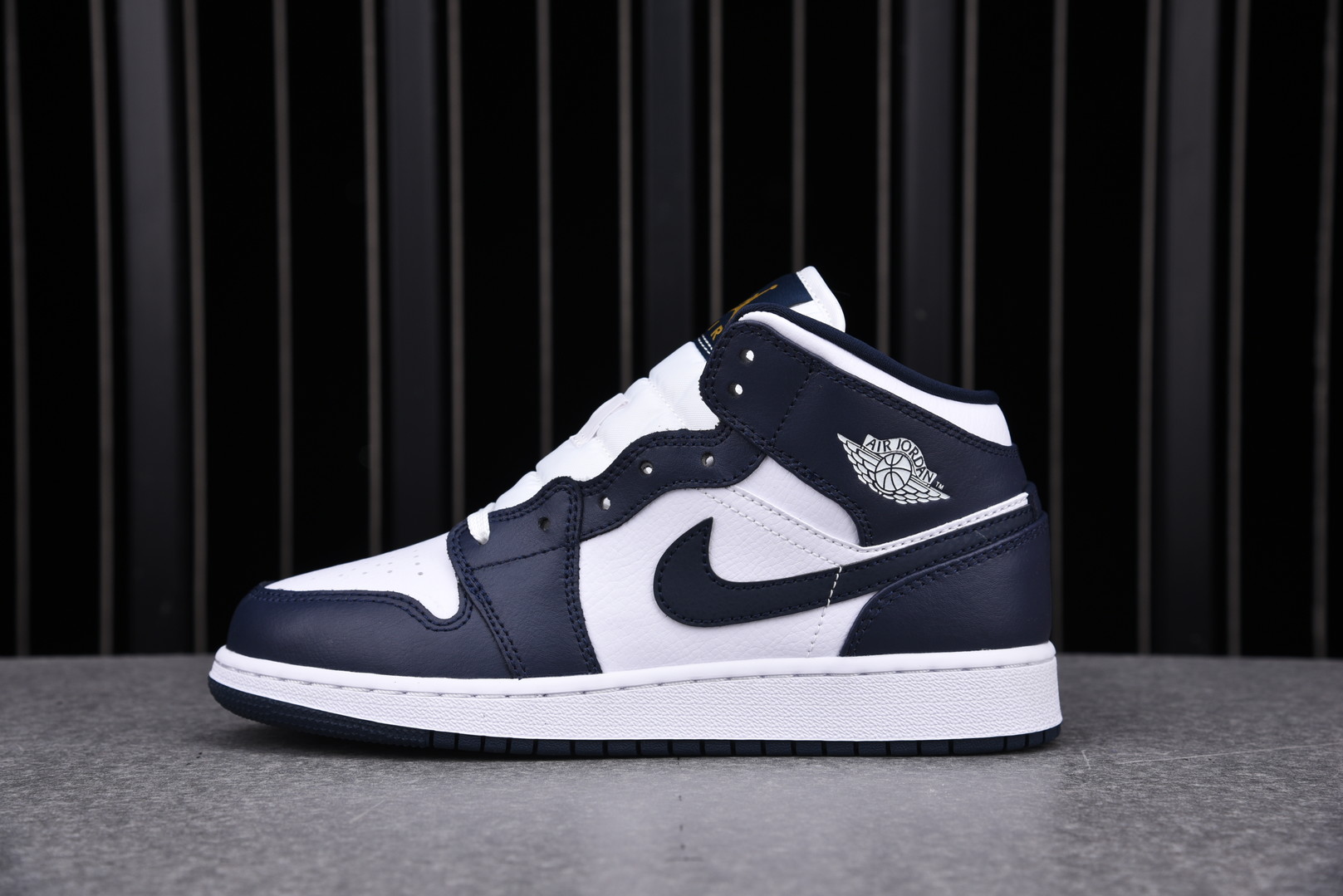 Jordan 1 Mid White Metallic Gold Obsidian