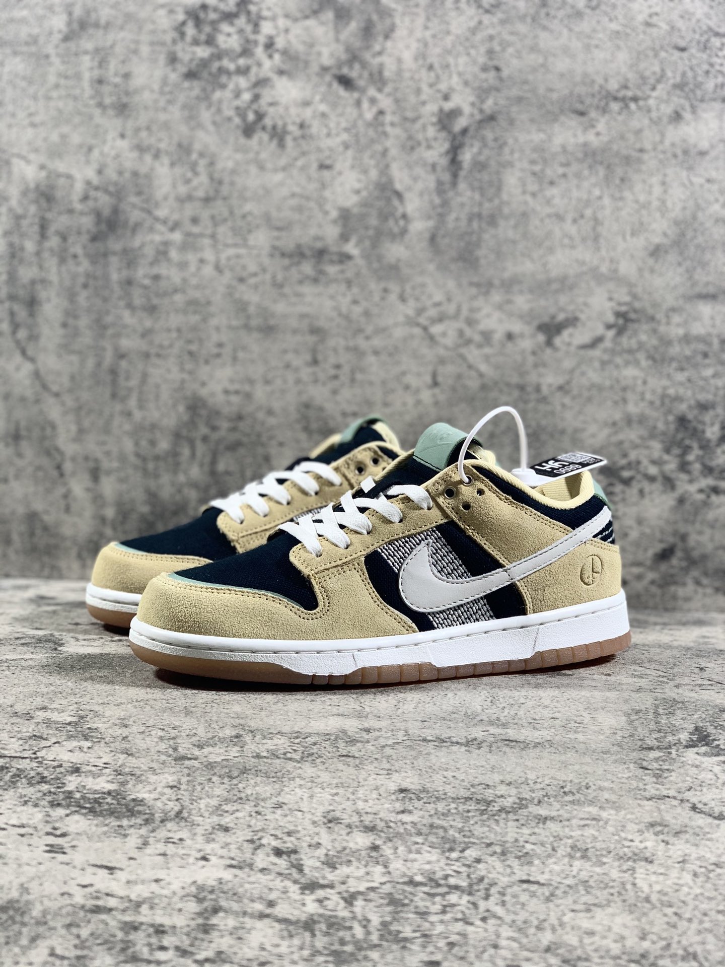 Nike SB Low Dunk Rooted in Peace
