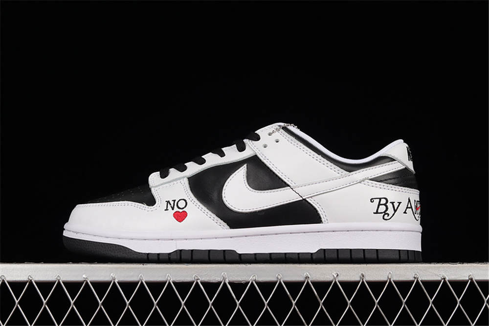 Nike SB Dunk Low black white Supreme - Click Image to Close