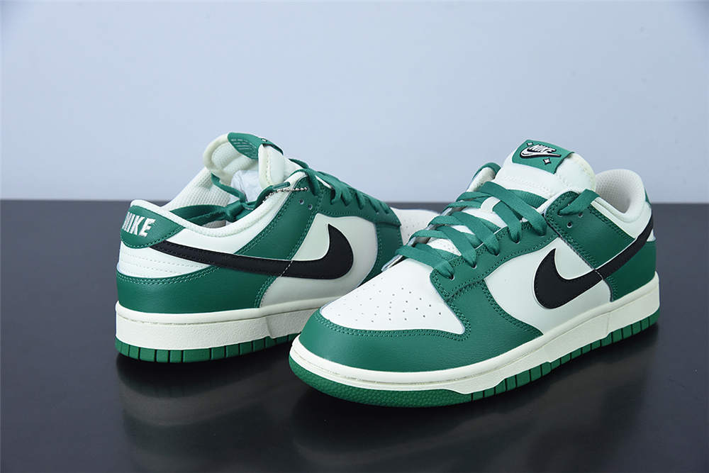 DUNK LOW RETRO SE Lottery Pack - Green