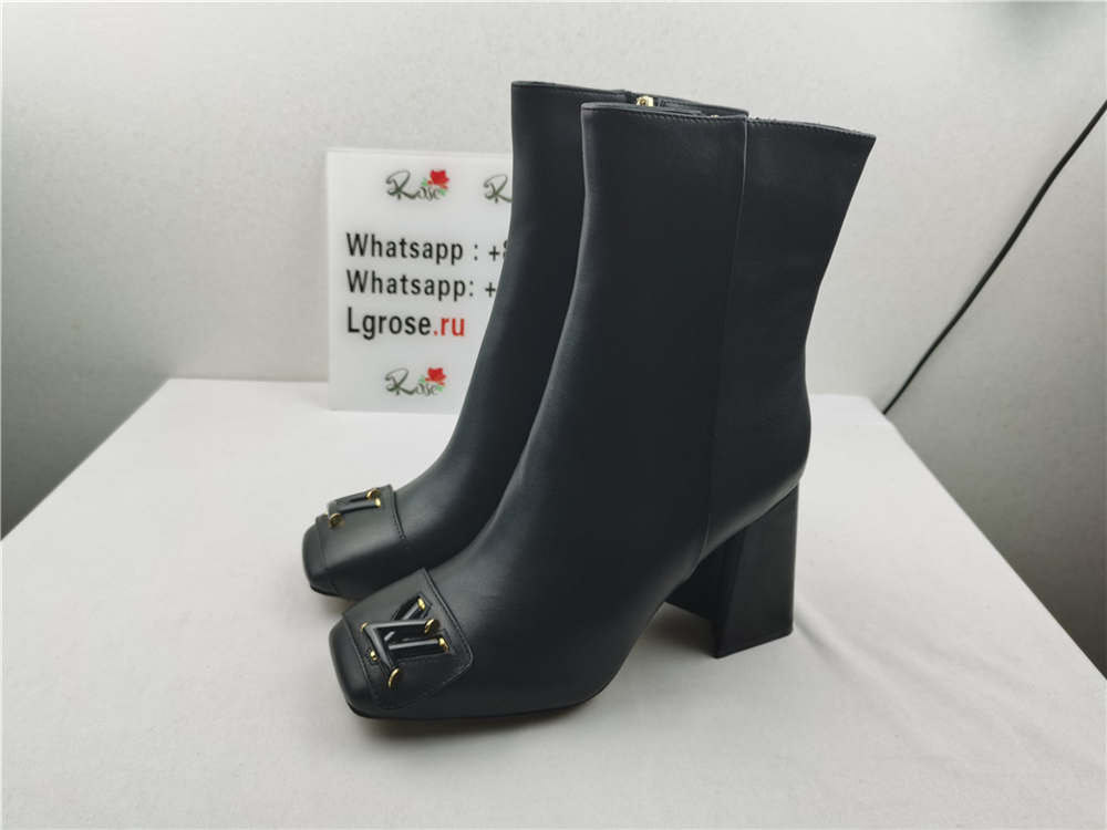 LOUIS VUITTON SHAKE ANKLE BOOT